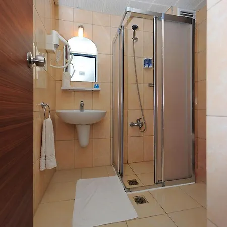 La Beirut Szálloda 3*