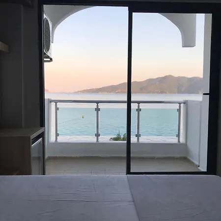 La Beirut 3* Μαρμαρίς